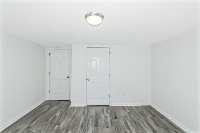 Building Photo - 204 Mill St