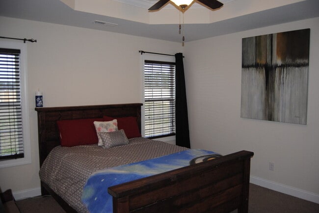 Building Photo - 302 Carew Dr