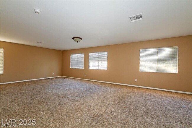 Building Photo - 2121 Whitebirch Ln