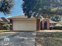 Building Photo - 32011 Sue Ln