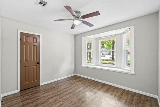 Building Photo - 5414 Village Springs Dr