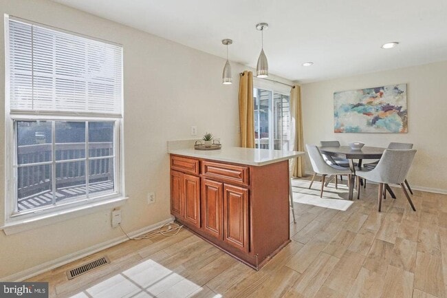 Building Photo - 3433 Belleplain Ct