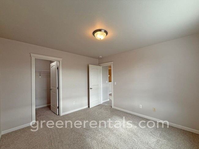 Building Photo - 4BR/2.5BA with Bonus Loft and Den in Lacey