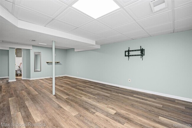 Building Photo - 7432 Azalea Ct