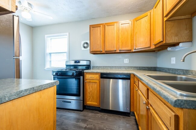 Building Photo - Charming 2BD/1BA House!!!!