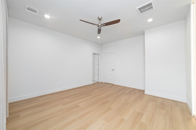 Building Photo - 3007 Ventas Dr
