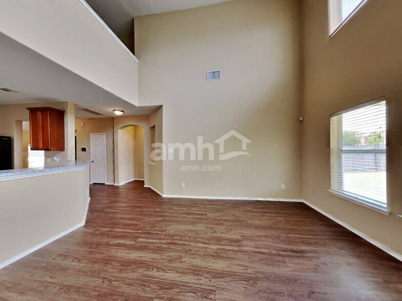 Building Photo - 18250 Eton Ridge Ct