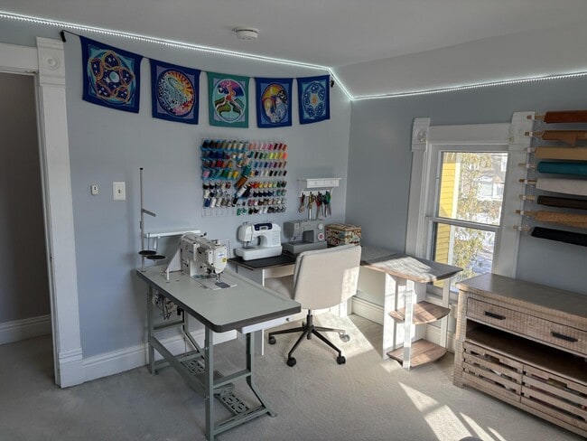 Building Photo - 433 McKinley St