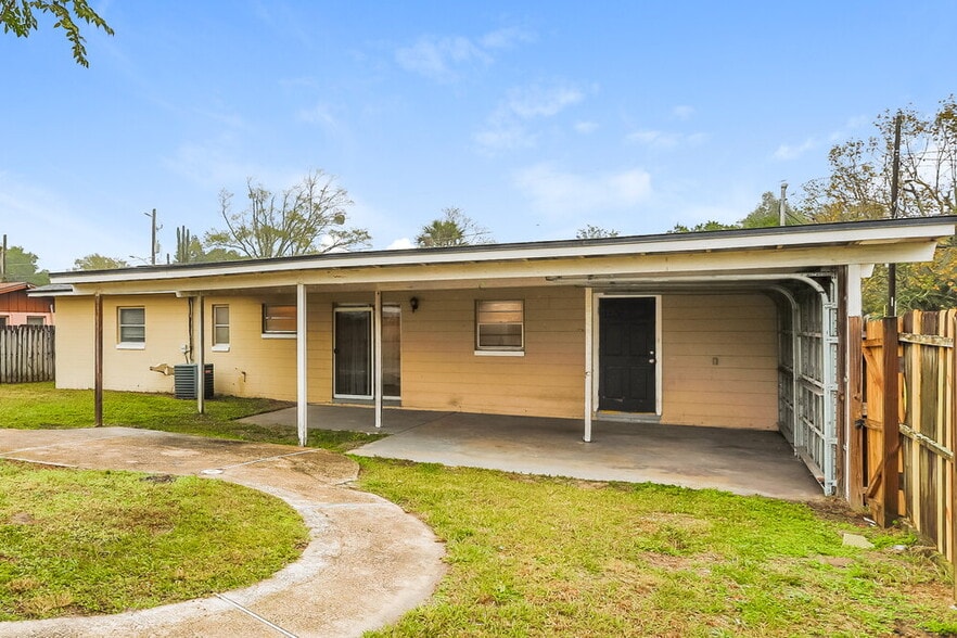 Building Photo - 5664 Hillman Dr