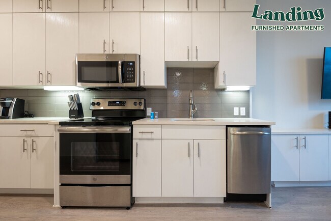 Building Photo - 1630 E 6th St