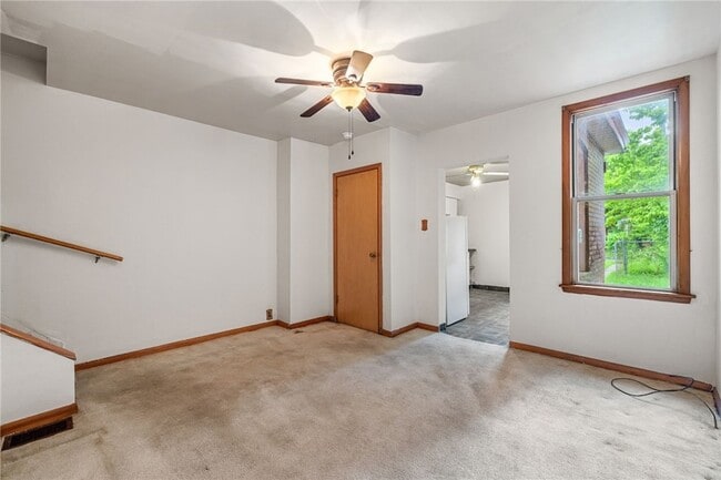 Building Photo - 1115 1/2 Church Avenue Unit