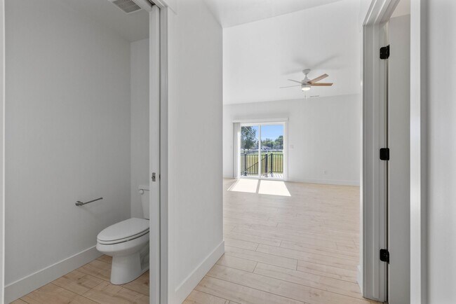 Building Photo - MODERN 3 BED 2.5 BATH TOWNHOME IN SAINT ANTHONY