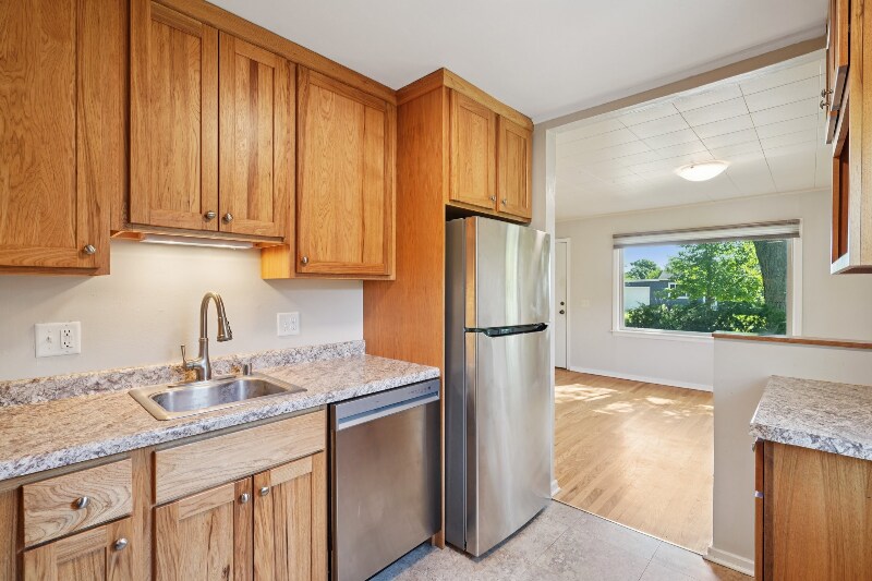 Building Photo - 1118 Lorraine Dr