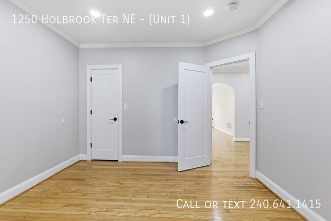 Building Photo - 1250 Holbrook Terrace NE