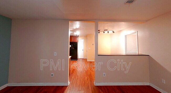 Building Photo - 5998 Greenwillow Ln S