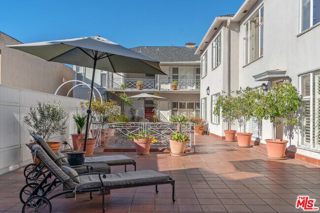 Building Photo - 1275 N Harper Ave