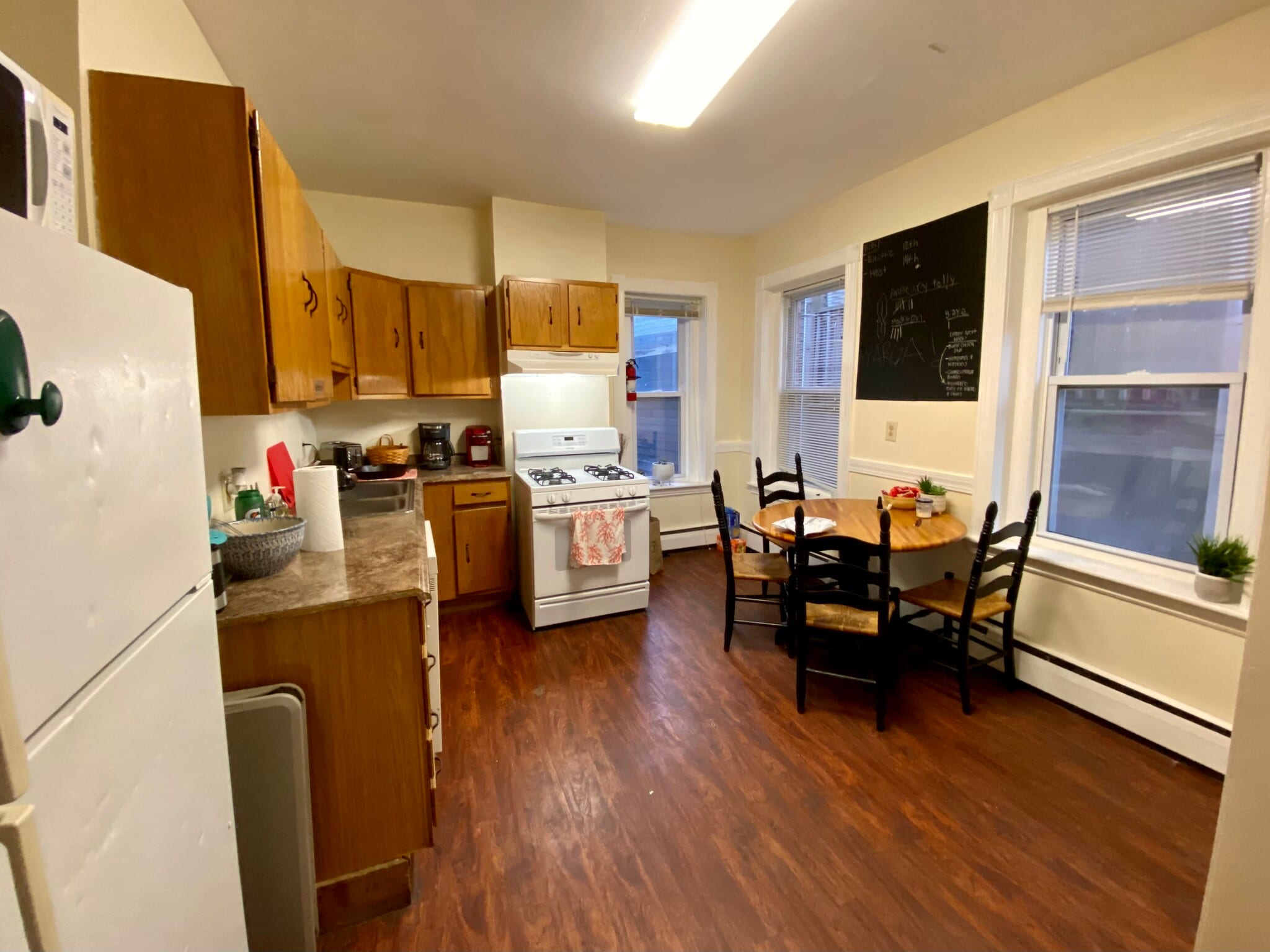 Building Photo - 731 Parker St