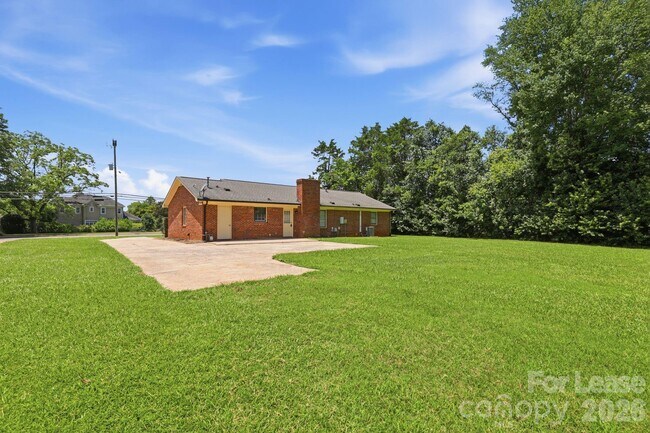 Building Photo - 4609 Randolph Rd