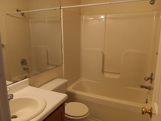 Building Photo - 743 Treasure Dr SW