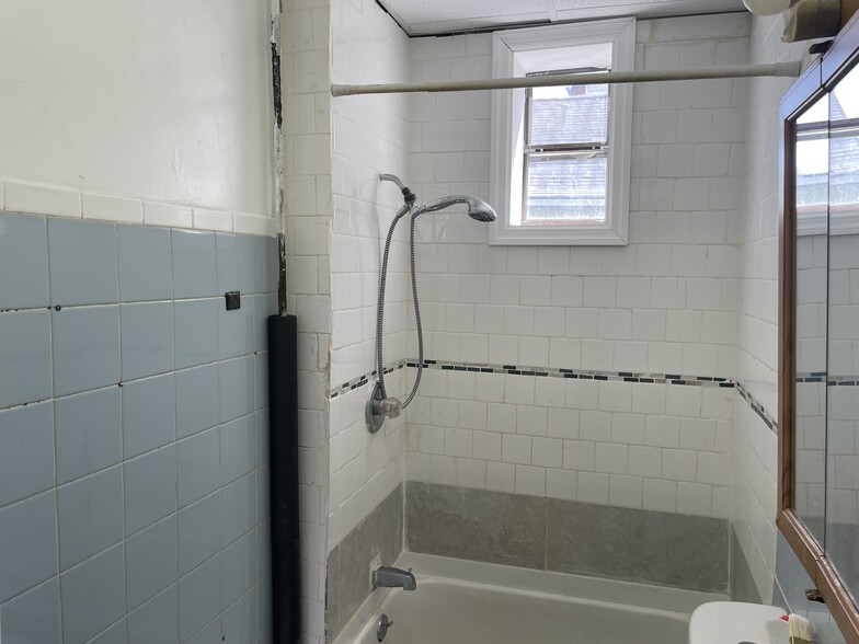 2nd Floor - 247 Inslee Pl