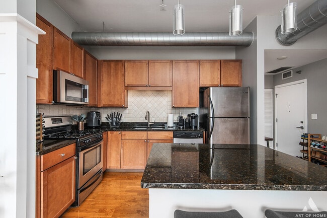 Building Photo - 901 W Madison St