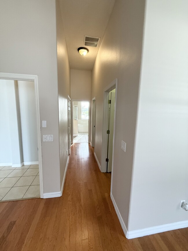 Building Photo - 4420 Harts Cove Way