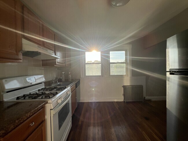 Building Photo - 274 Chelsea St