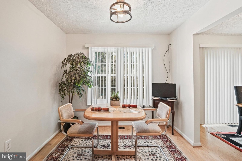 Building Photo - 16151 Brookmead Ct