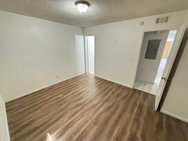 Building Photo - 6991 Kepler Dr