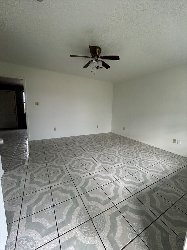 Building Photo - 1710 N Avenue H