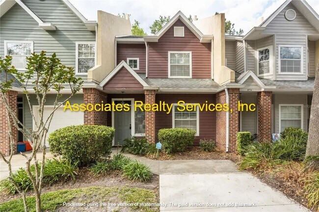 Building Photo - GREAT LOCATION-  3 Bedroom- LOOK!