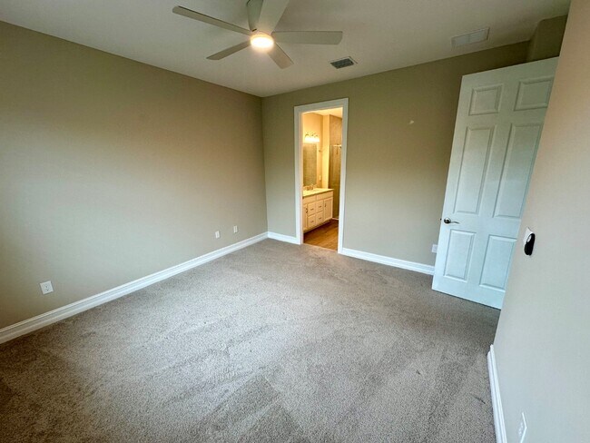 Building Photo - 1051 Enbrook Lp