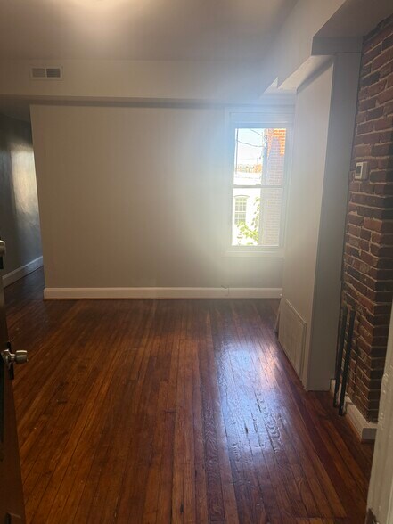 Building Photo - 2702 Maryland Ave