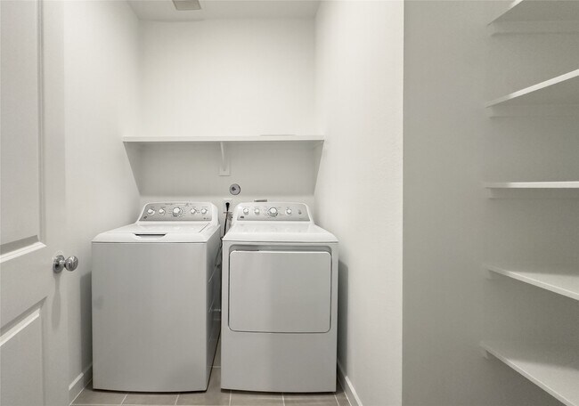 Building Photo - 9726 Ivy Manor Ct