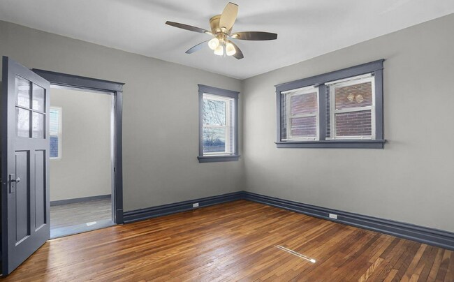 Building Photo - 4040 Shreve Ave