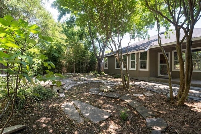 Building Photo - 7320 Muffin Dr