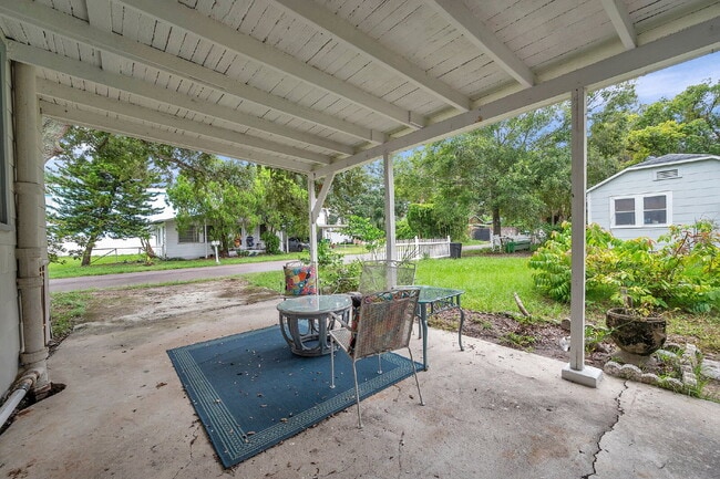 Building Photo - Gulfport Arts District Living — Furnished 3BR Bungalow with Large Yard and Easy Coastal Access |