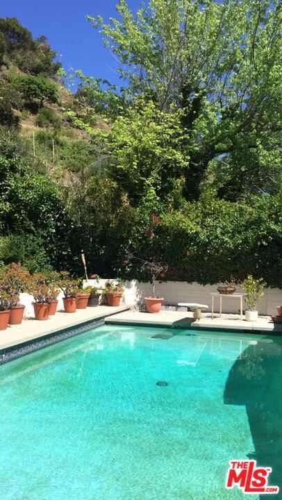 Building Photo - 540 Kelton Ave