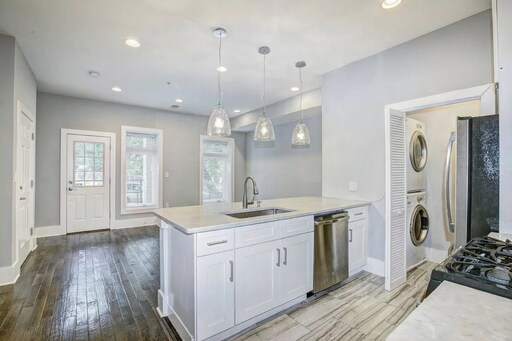 Building Photo - 1220 19th St NE