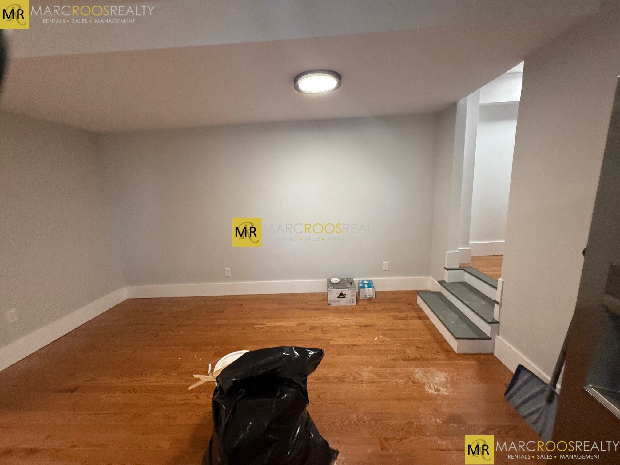 Building Photo - 118 Marginal St