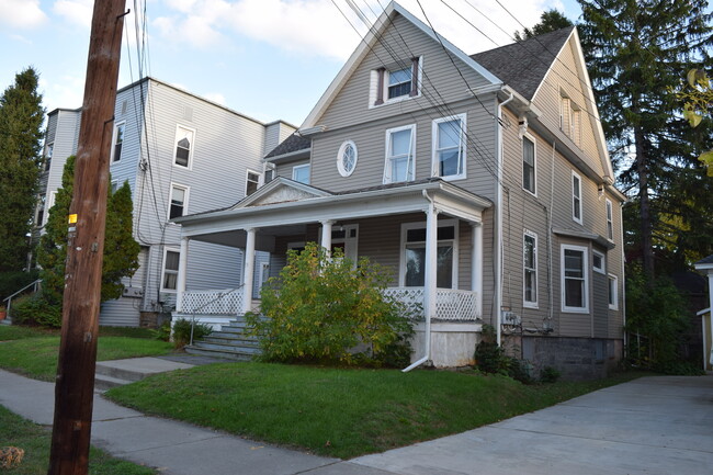 Primary Photo - 73 Leroy St