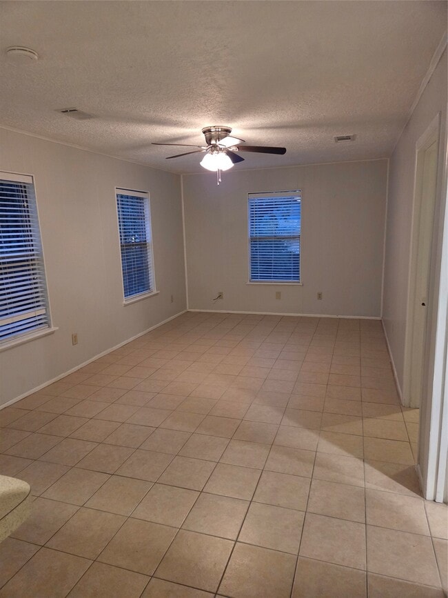 Building Photo - 902 Euclid St