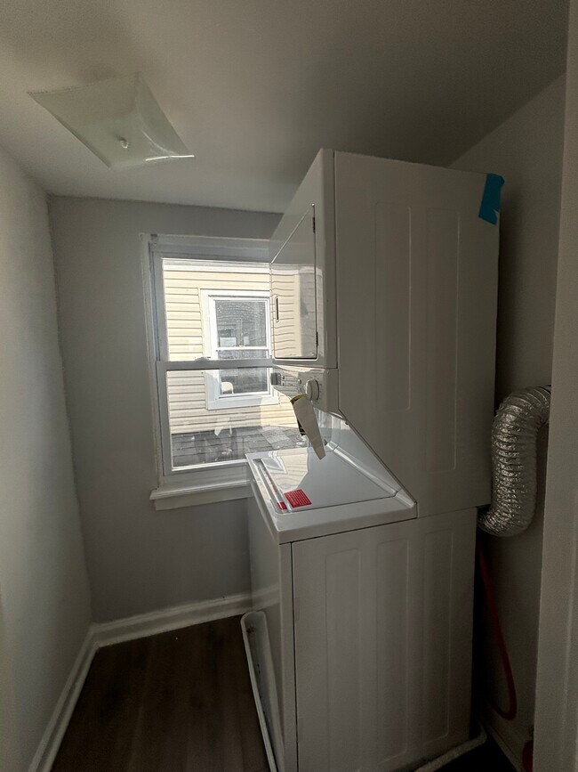 Unit 3 - 856 Grove St