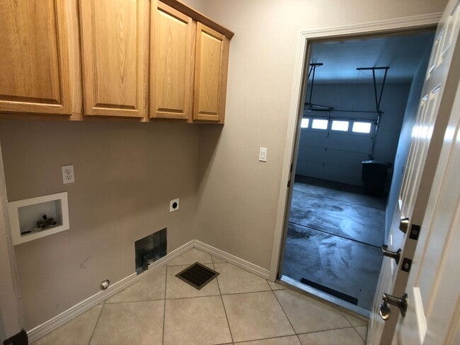 Building Photo - City of Grand Junction 2 Bedroom townhouse