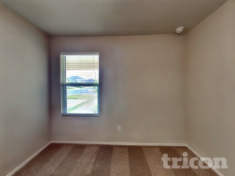 Building Photo - 3525 Stride Ln