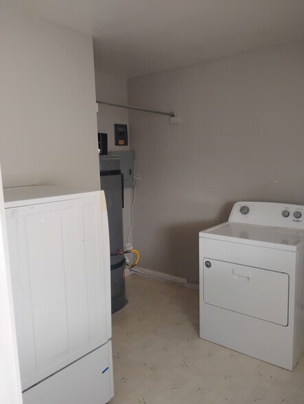 Building Photo - 5080 S 4420 W