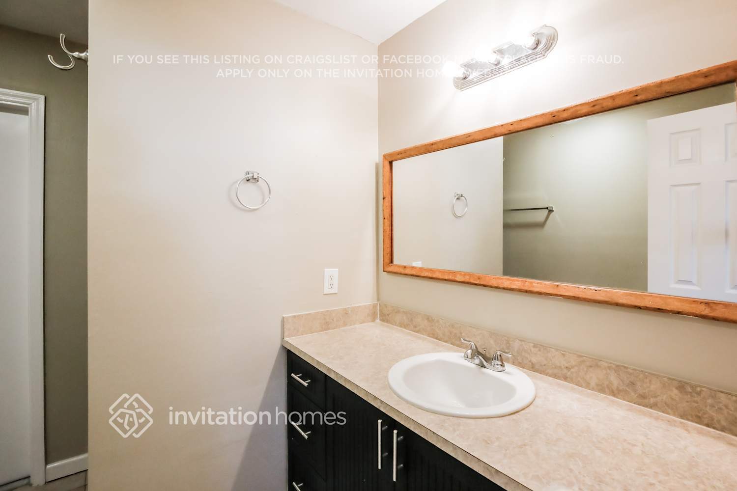 Building Photo - 291 NW 42nd Ave