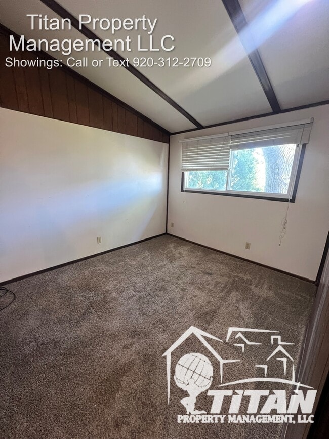 Building Photo - 1382 Maricopa Dr