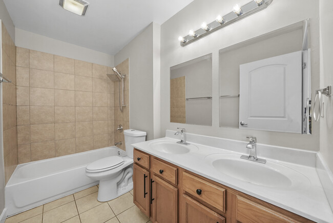 Building Photo - 3423 Ridgeland-304
