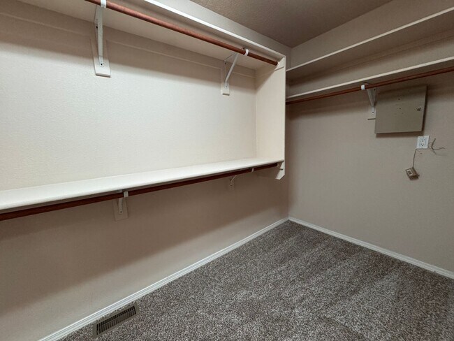 Building Photo - 2151 Cortina Loop SE